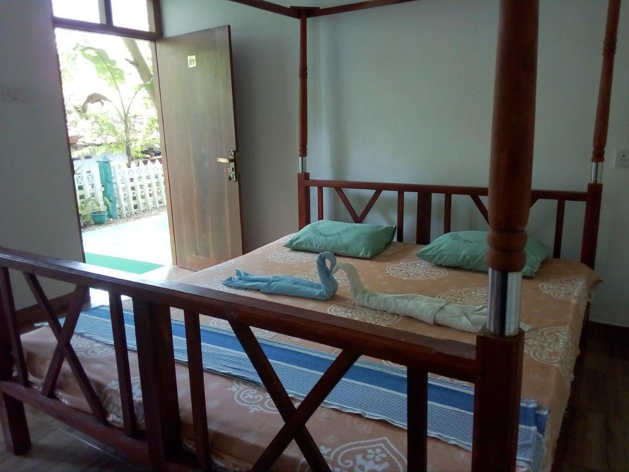 Hotel New Star Light Mirissa Exterior foto